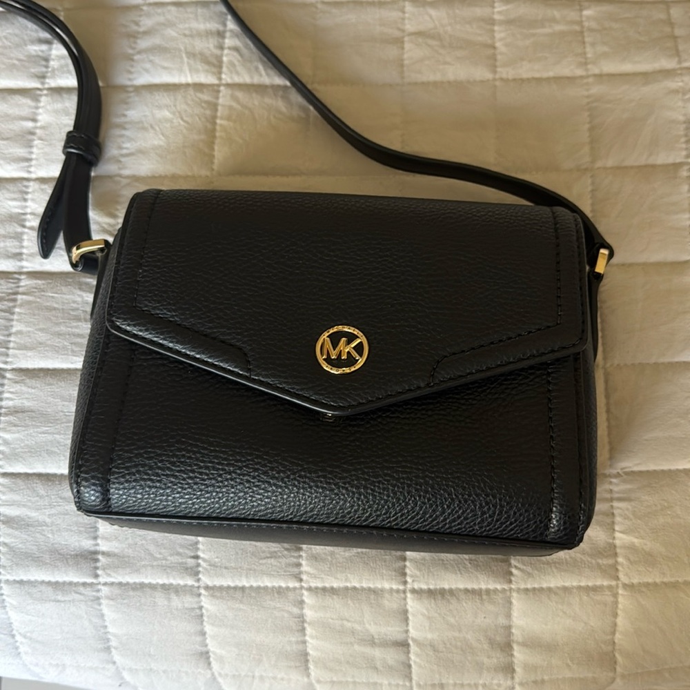 Michael Kors - Jet set style medium pebbled leather crossbody